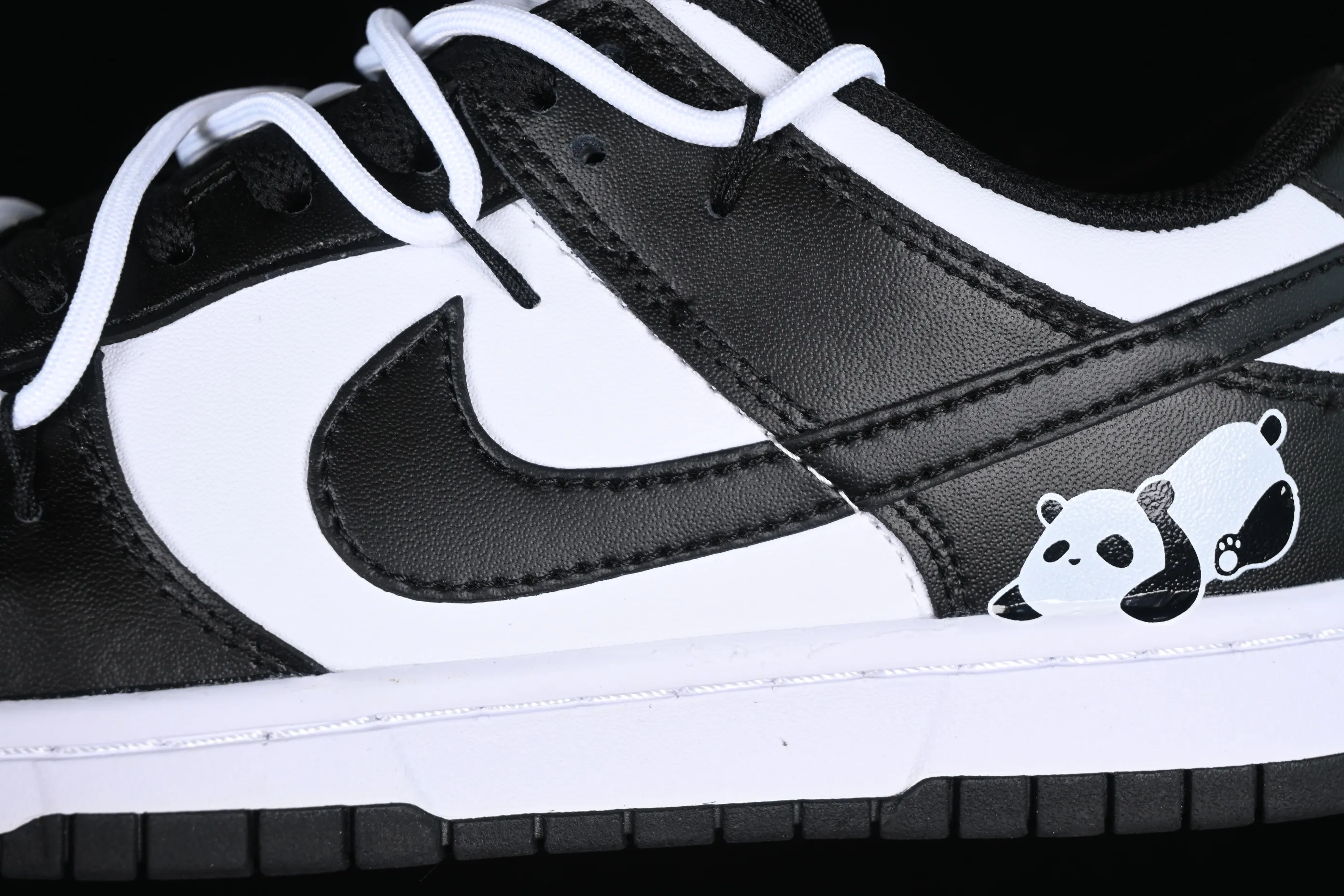 All Categories Nk SB Dunk Series Nk SB Dunk Low Low-top sneakers Nk Dunk Low Black and White Panda Customized version of deconstructed strap casual sneakers DD1391-100
